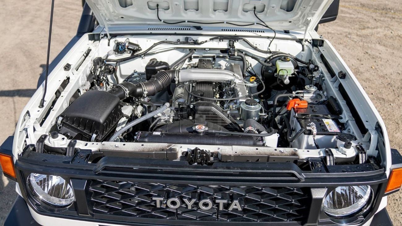 تويوتا لاند كروزر 70 Toyota LC76 Hard Top 4.2L Diesel V6 5doors MY2025