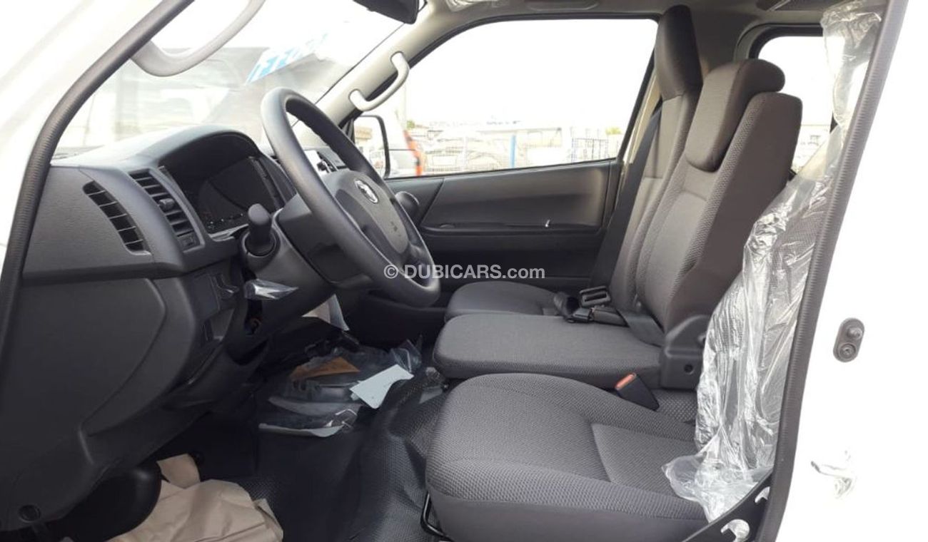 Toyota Hiace 3.0L DIESEL 15 SEATS