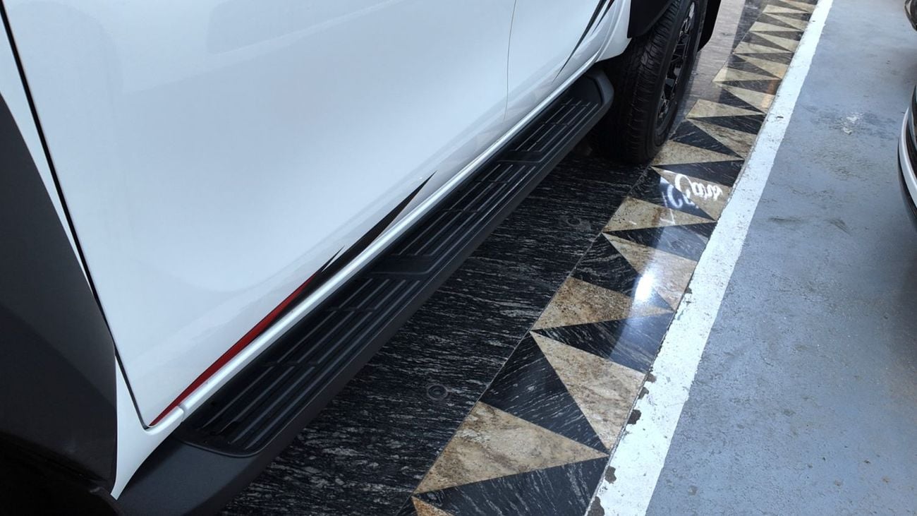 تويوتا هيلوكس GR Sport 2.8L