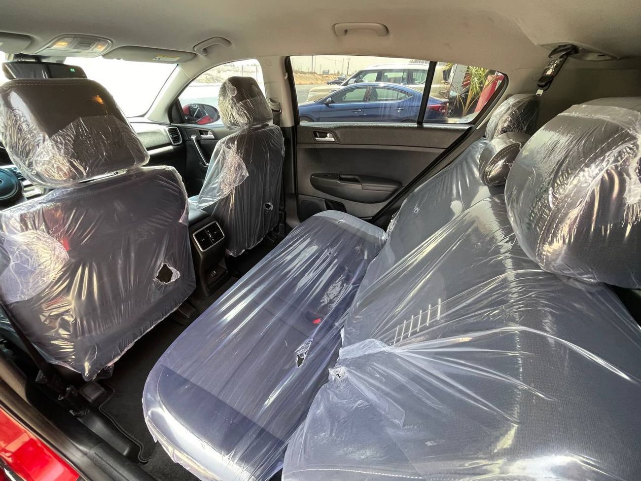 كيا سبورتيج LX / 2.4 V4 / رادار / مساعدة مسار / نقطة عمياء / شاشة كبيرة / جنوط / مكيف خلفي