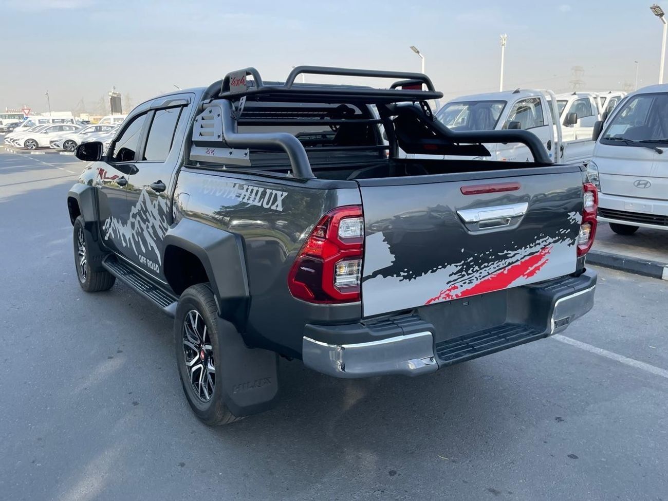 تويوتا هيلوكس diesel 2.8 liter automatic right hand drive leather seats with back camera