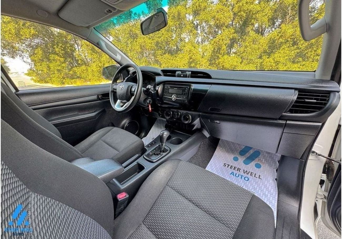 Toyota Hilux GL 4x4 AT Double Cabin 2.7L 4WD Petrol / Excellent Condition / GCC