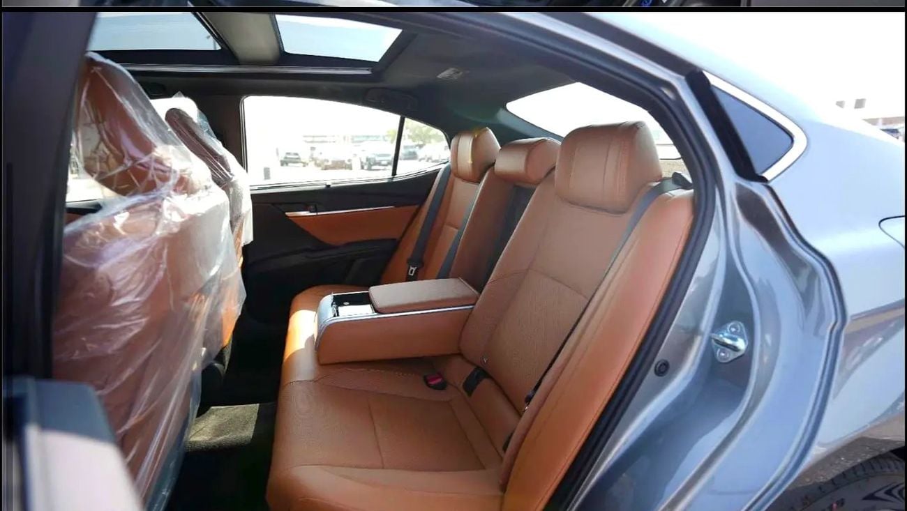 Toyota Camry LUMIERE HEV Lumiere 2.5L HYBRID | GCC Specs | Brand