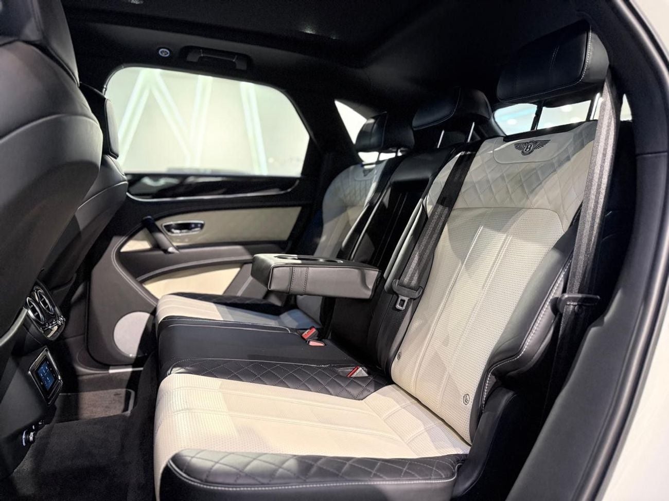 بنتلي بينتايجا Black Edition Bentley Bentayga 2019 مواصفات يابانية