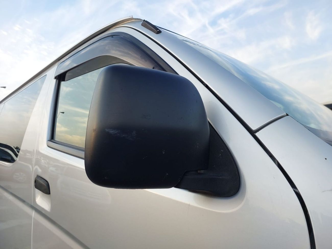 Toyota Hiace TOYOTA HIACE VAN RHD 2014 MODEL 3.0 L DIESEL AUTOMATIC(PM74812)