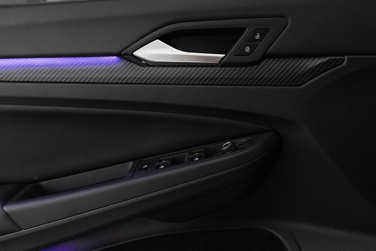 فولكس واجن جولف ار Base 2.0T