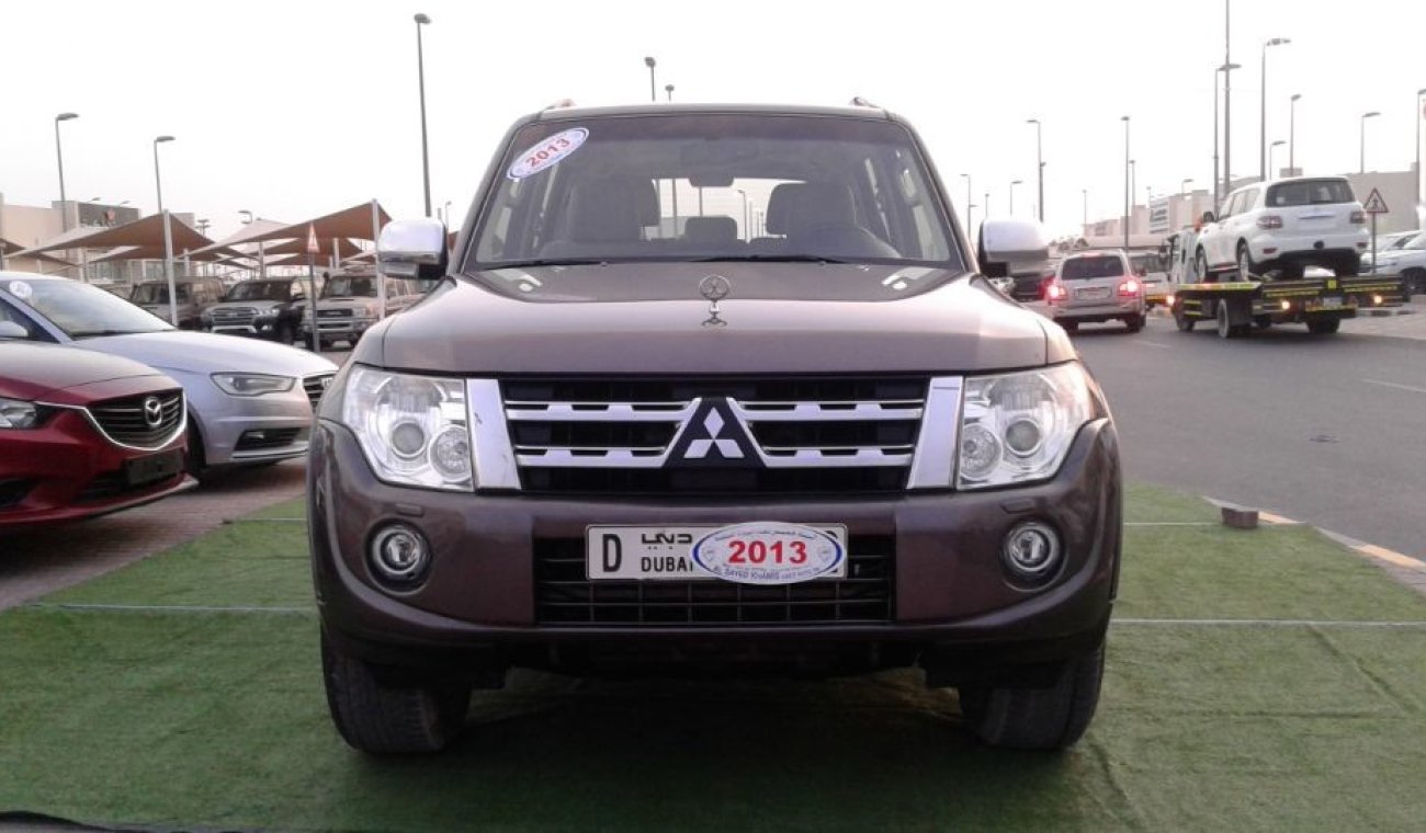 Mitsubishi Pajero MITSUPISH PAJERO 2013 BRON KHALIGE NO PIANT NO ACCIDENT KHALIGE Full option