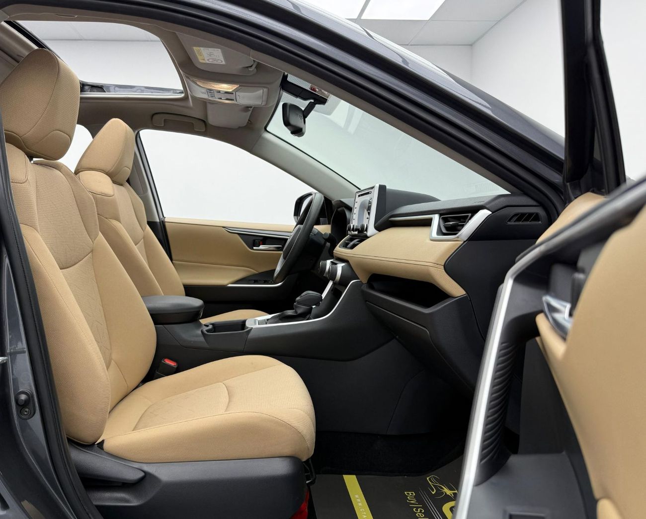 Toyota RAV4 VX 2.5L 2022 Toyota Rav4 VX, 2025 Toyota Warranty, Full Toyota Service History, Low Km, GCC