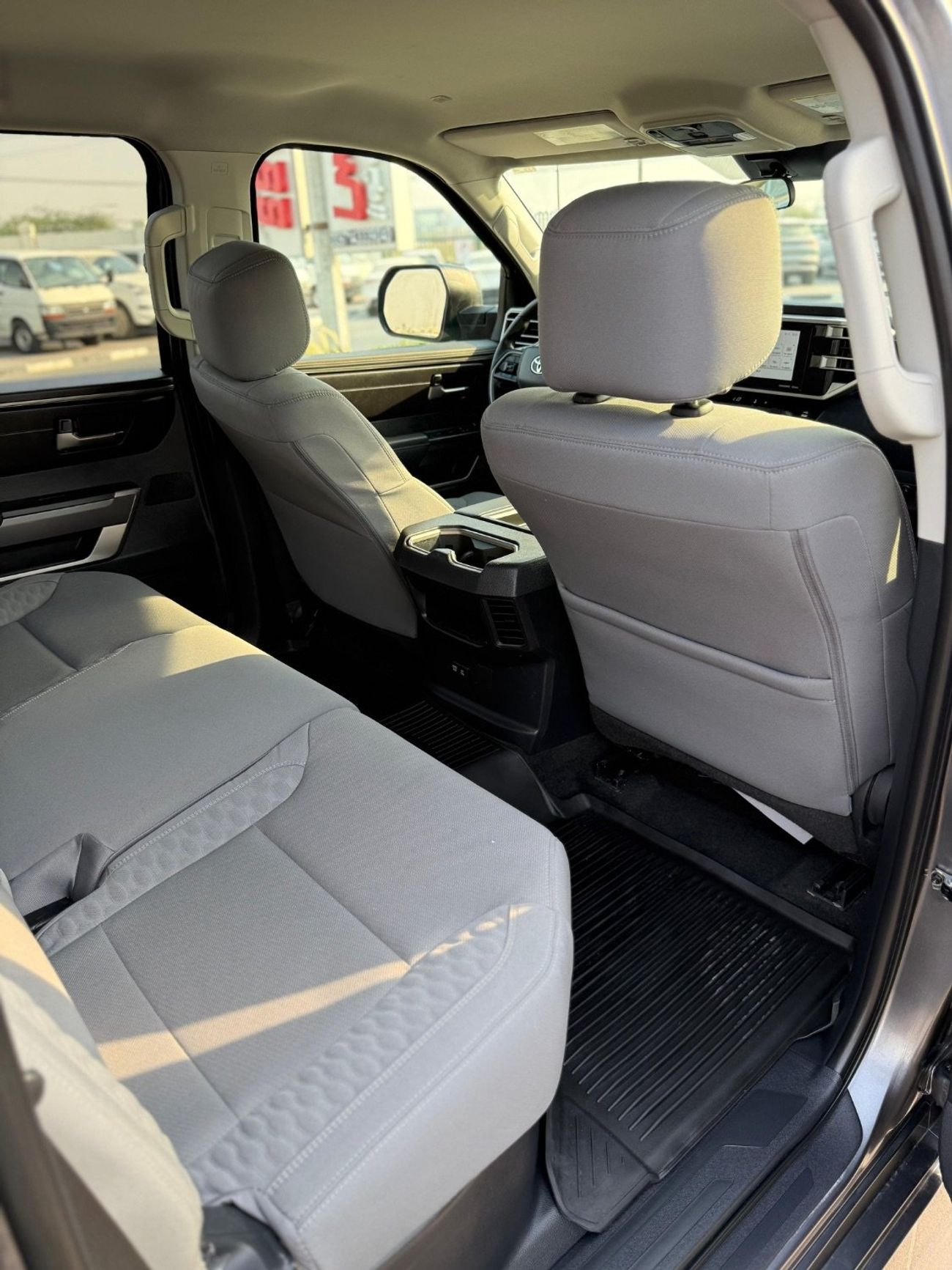 Toyota Tundra 4WD 2024