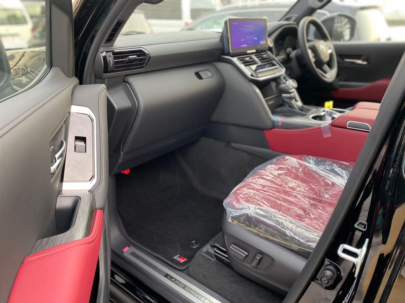 تويوتا لاند كروزر GR Sport Rally Raid Edition