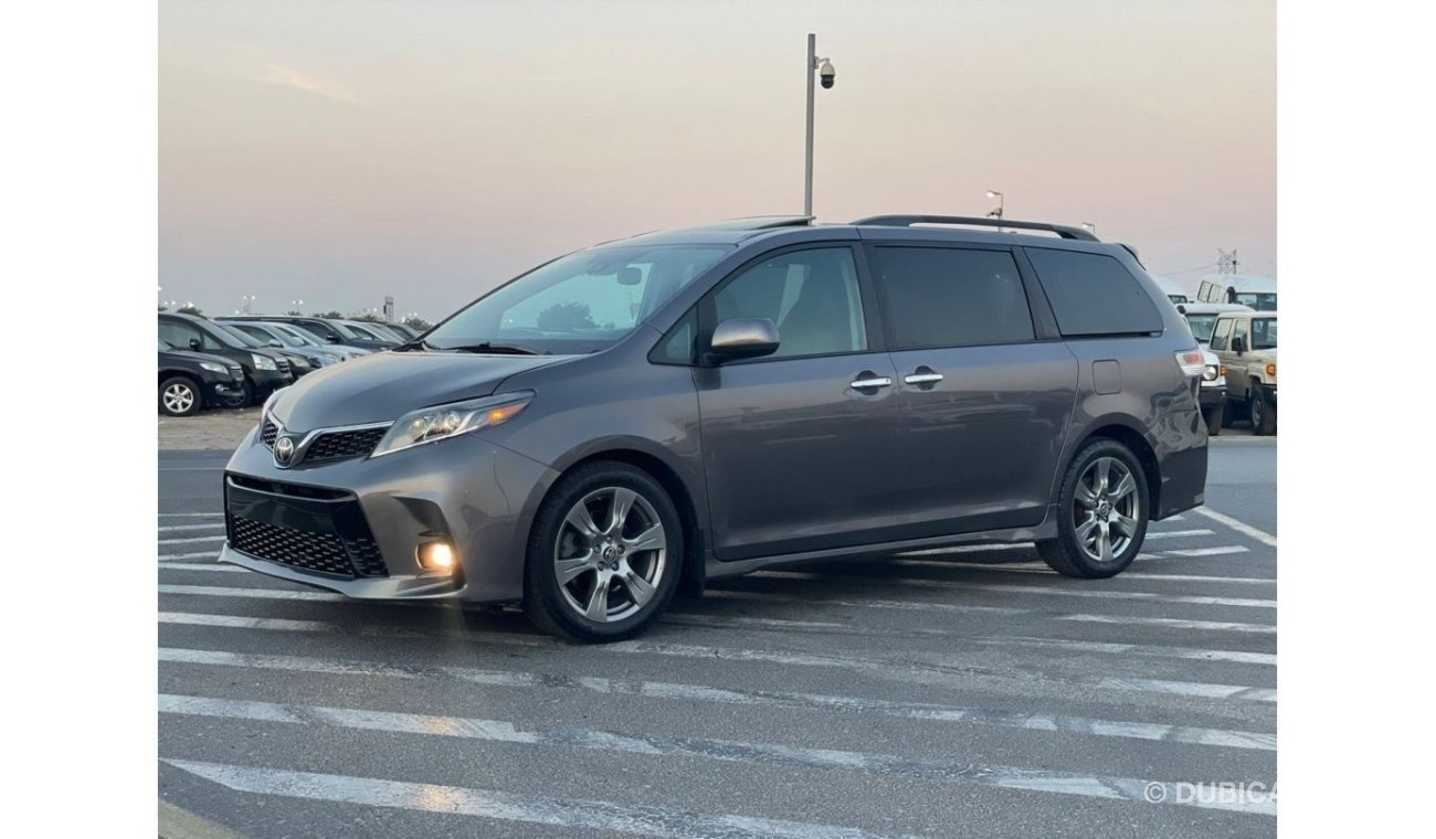 تويوتا سيينا 2019 Toyota Sienna SE Special Edition - Full Option Automatic - 7 Seater - 3 Keys - UAE PASS