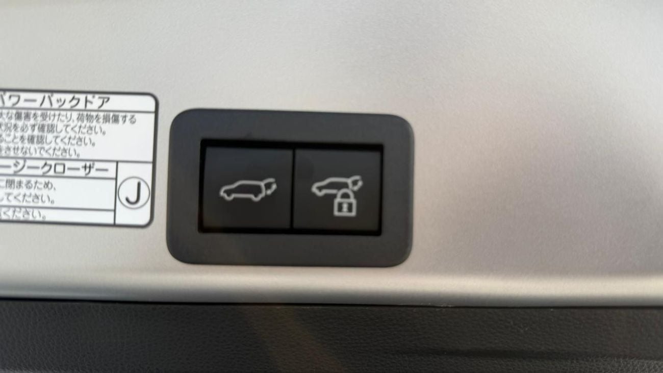 تويوتا يارس كروس YARIS CROSS 1.5 LITER ,PETROL RIGHT HAND ,FOR EXPORT ONLY