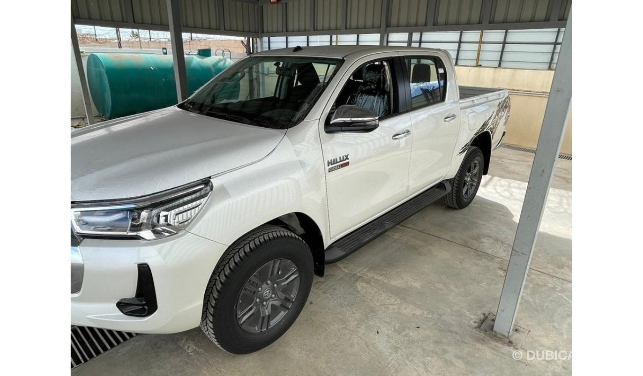 Toyota Hilux 4X4 Double Cabin 2.4L AT full Option With Push Strat + Difflock