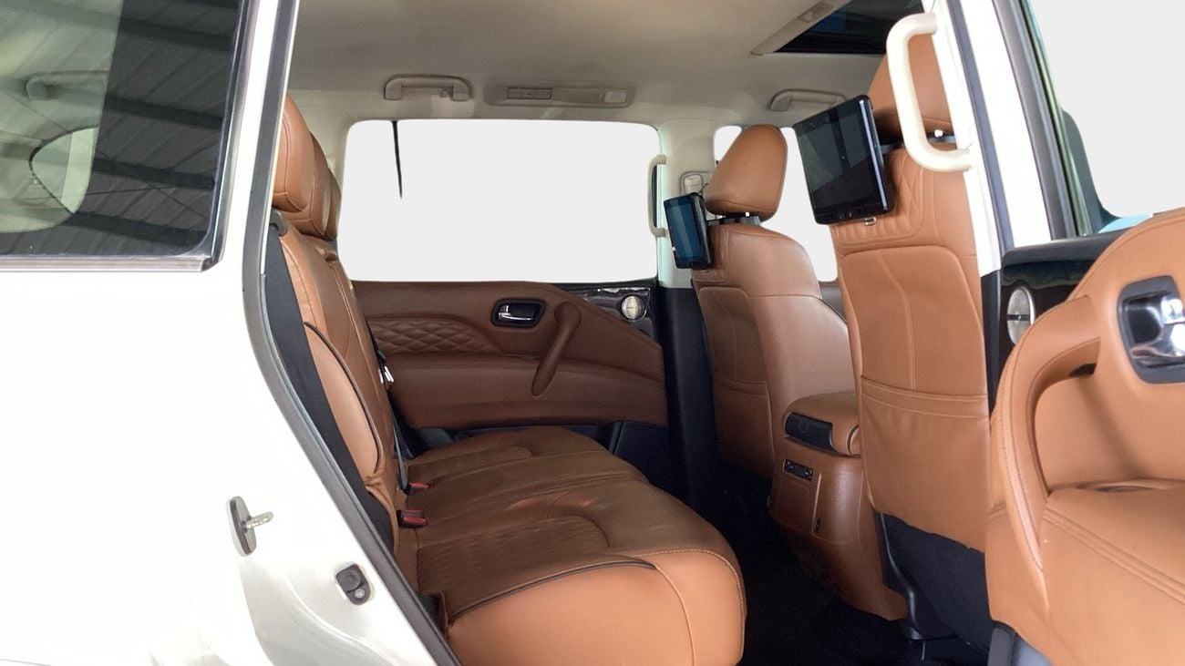 Infiniti QX80 LUXE SENSORY PROACTIVE 5.6 SENSORY AUTO 4WD 8 SEATS | Guaranteed Warranty | 0 Down Payment