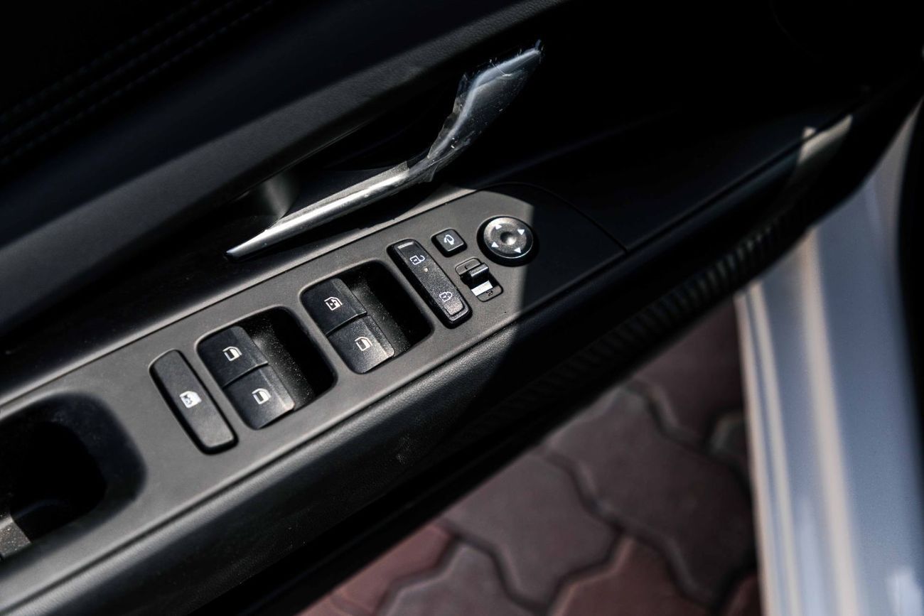 هيونداي إلانترا 2025 Hyundai Elantra GLX Elite 1.5L - White Inside Black | Export Only