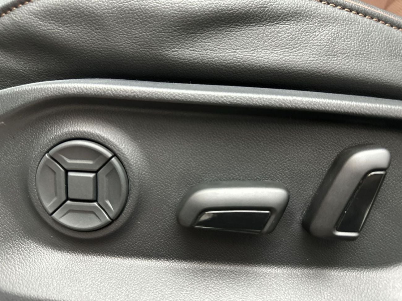 فولكس واجن طوارق 3.0T TL (340 HP)