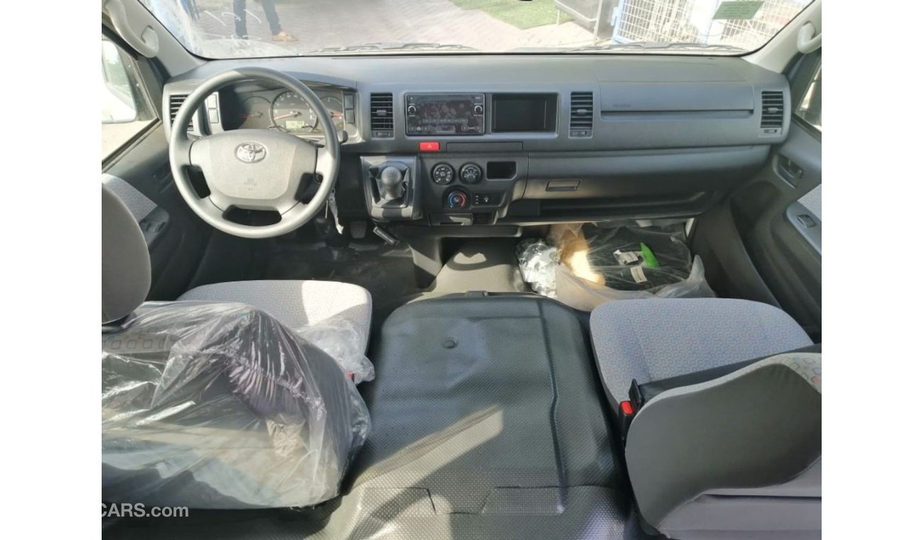 Toyota Hiace 15 seats diesel gl