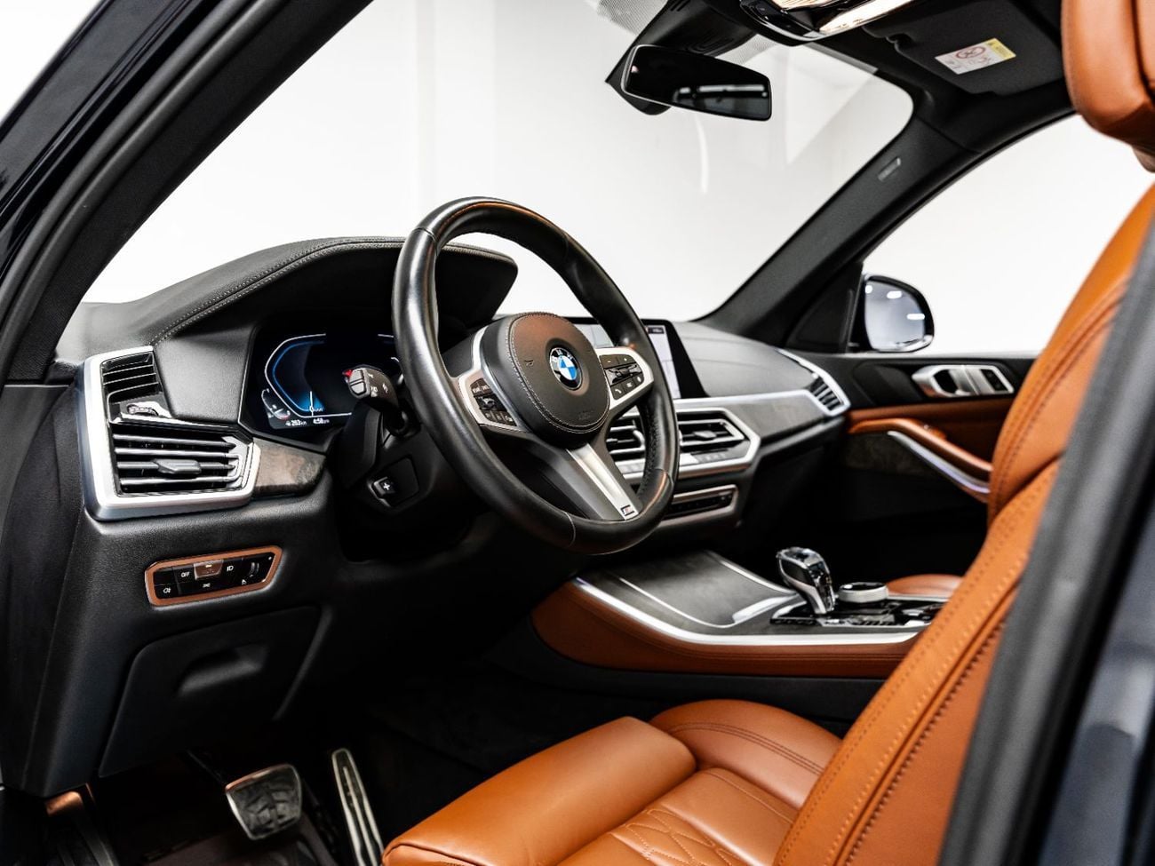 BMW X5 Title - The BEST Ramadan offer in the UAE - Limited Time Only! 40i M Sport 3.0L 2023 BMW X5 xDrive40