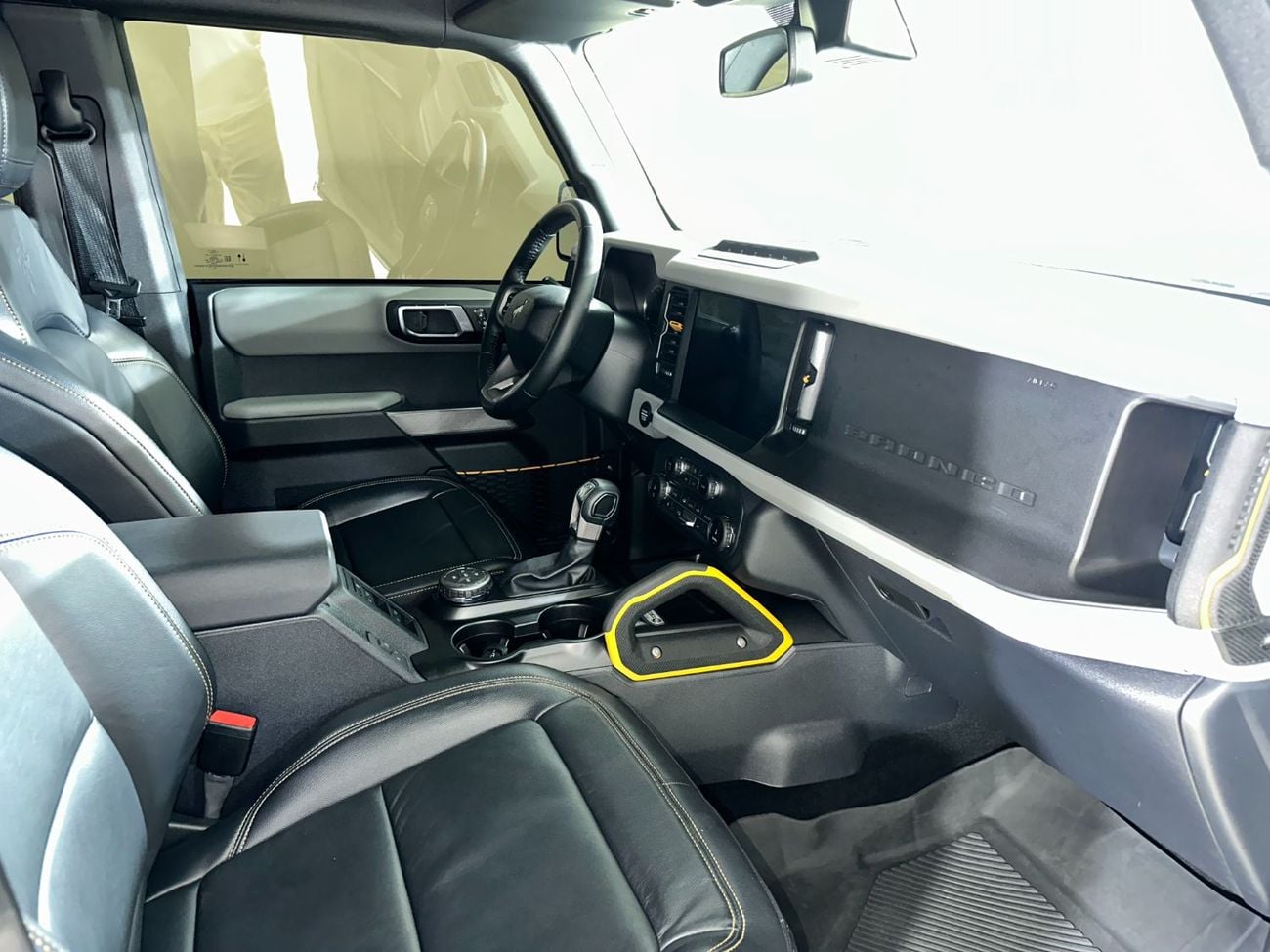 Ford Bronco B4D4722 BRONCO 4 DOORS BADLANDS 2.7L V6 ECOBOOST LTHR SSQTCH / AL TAYER MOTORS AL QOUZ SHOWROOM