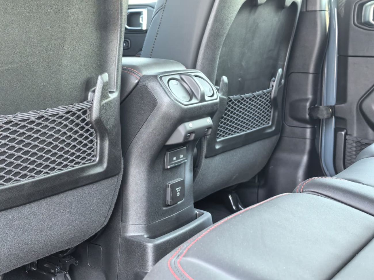 جيب رانجلر Unlimited Rubicon 2.0L A/T