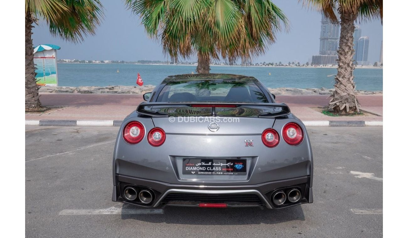 Nissan GTR Nissan GTR -V8 2017 Gcc Full Options 6-speed automated manual All wheel drive