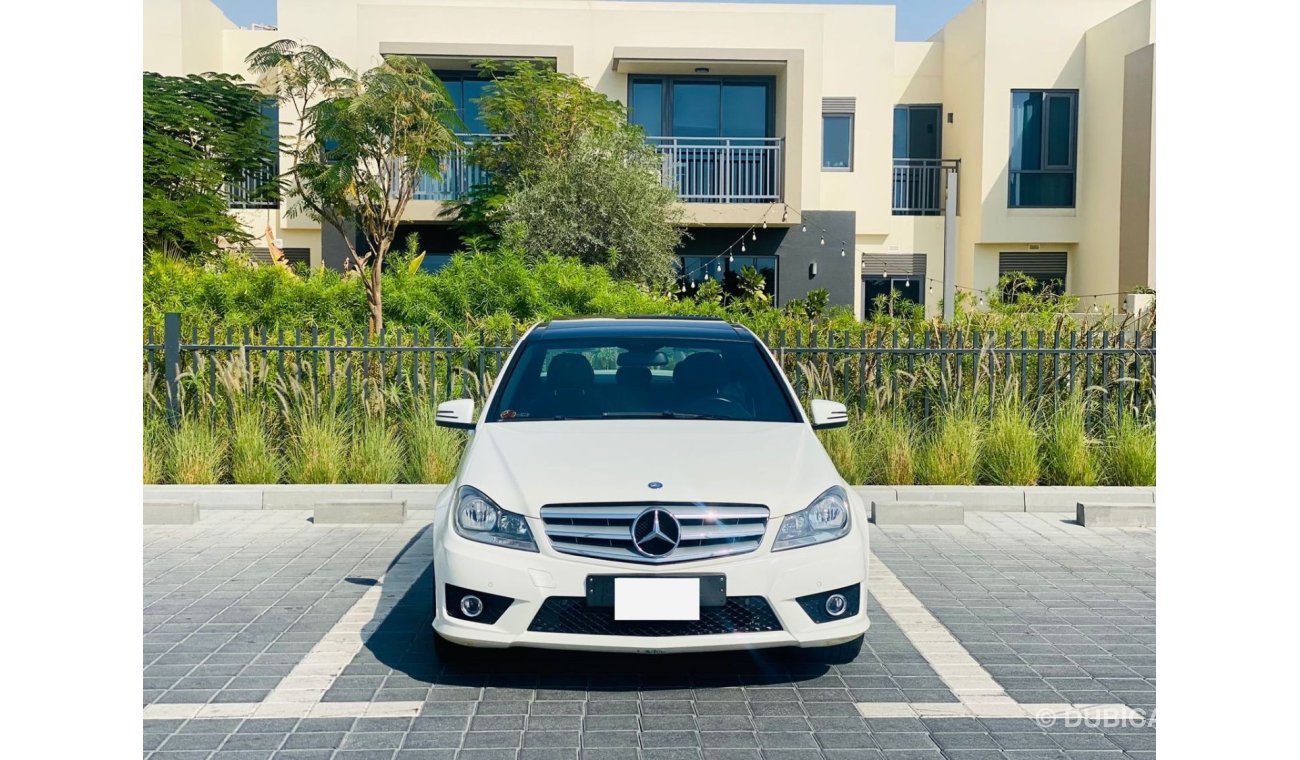 مرسيدس بنز C200 Mercedes- Benz C200 || GCC || V4 || Very Well Maintained