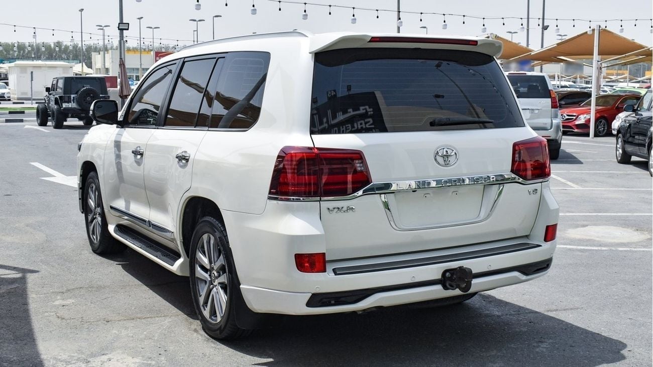 Toyota Land Cruiser VXR V8