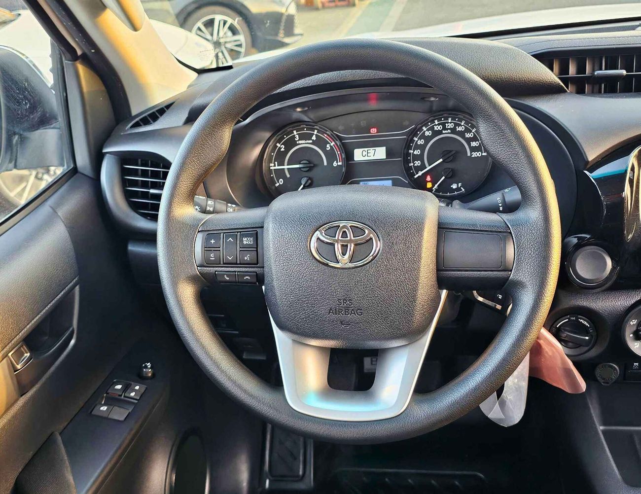 Toyota Hilux DLXG / SINGLE CABIN / M/T /  2.4L V4 DIESEL / 4WD (CODE # DLXG)