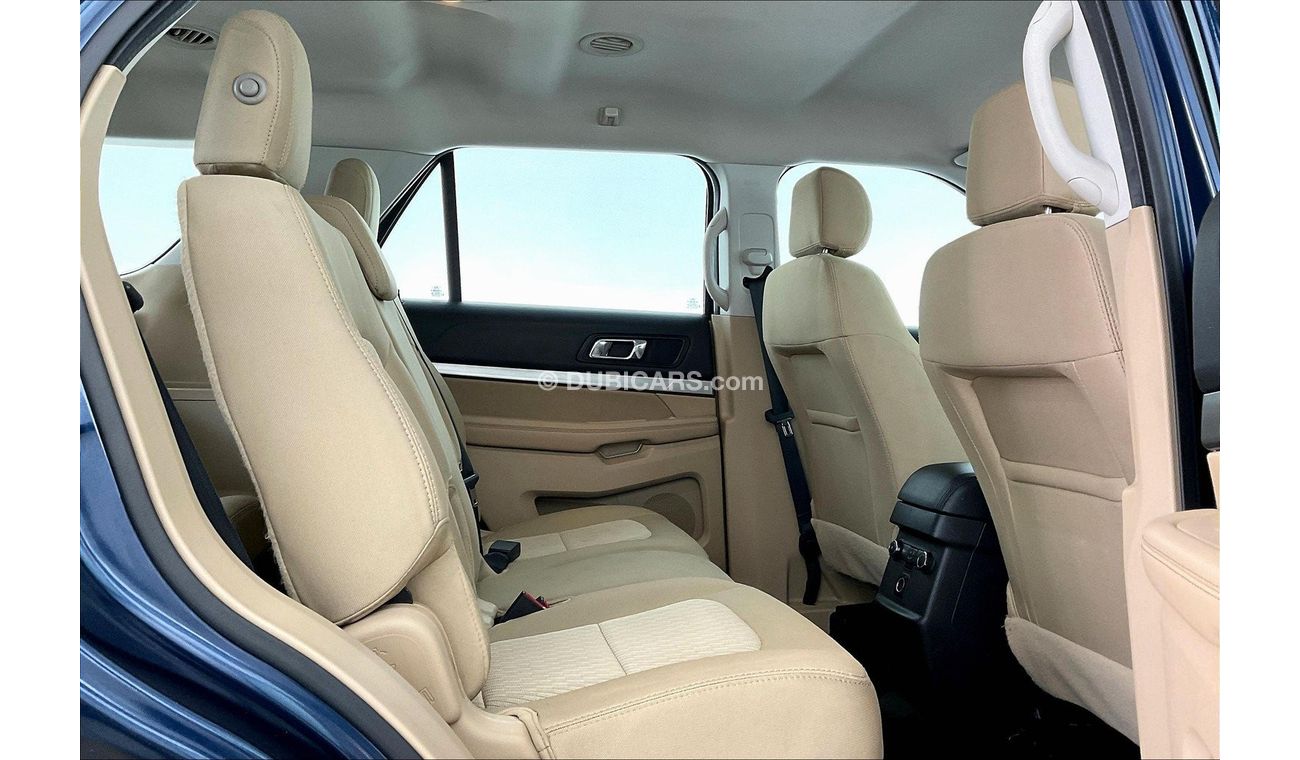 Ford Explorer XL / Standard