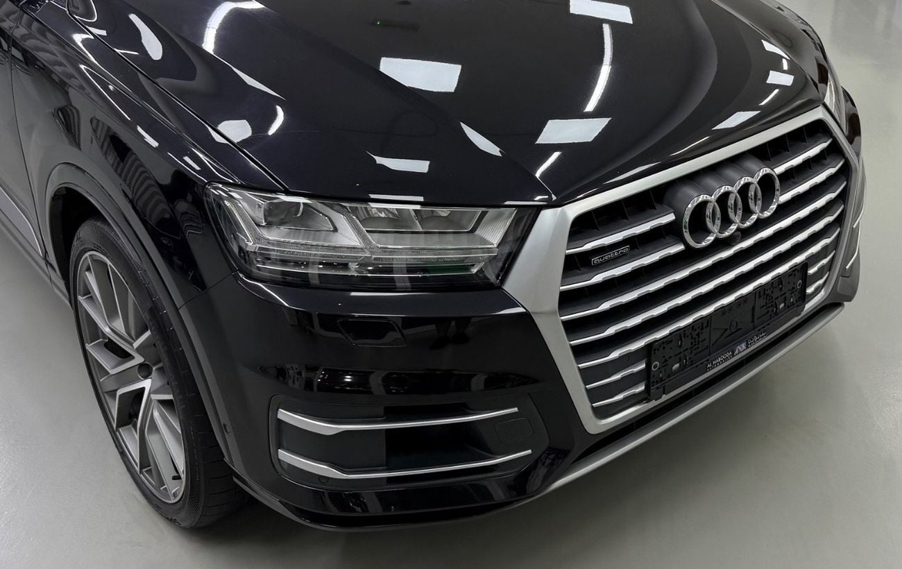 أودي Q7 55 TFSI GCC .. FSH .. S line .. Perfect Condition .. Top Range