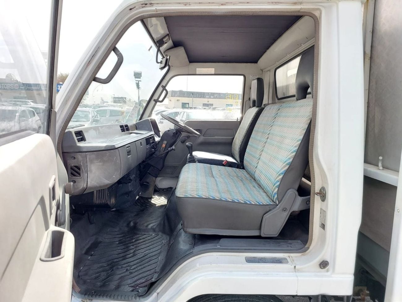 Mitsubishi Fuso Canter (RAMADAN OFFER) MITSUBISHI CANTER TRUCK RHD 1990 MODEL 3.9 L DIESEL MANUAL(PM40199)