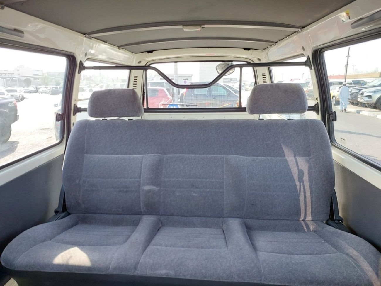 Toyota Hiace TOYOTA HIACE VAN RHD 2001 MODEL 2.0 L PETROL MANUAL(PM04621)