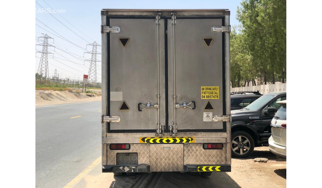 Mitsubishi Fuso Canter 4.0L V6 Diesel Engine , Manual , Temperature 0 TO +5 Degrees, Ampex Chiller, 16 Foot Long Chassis