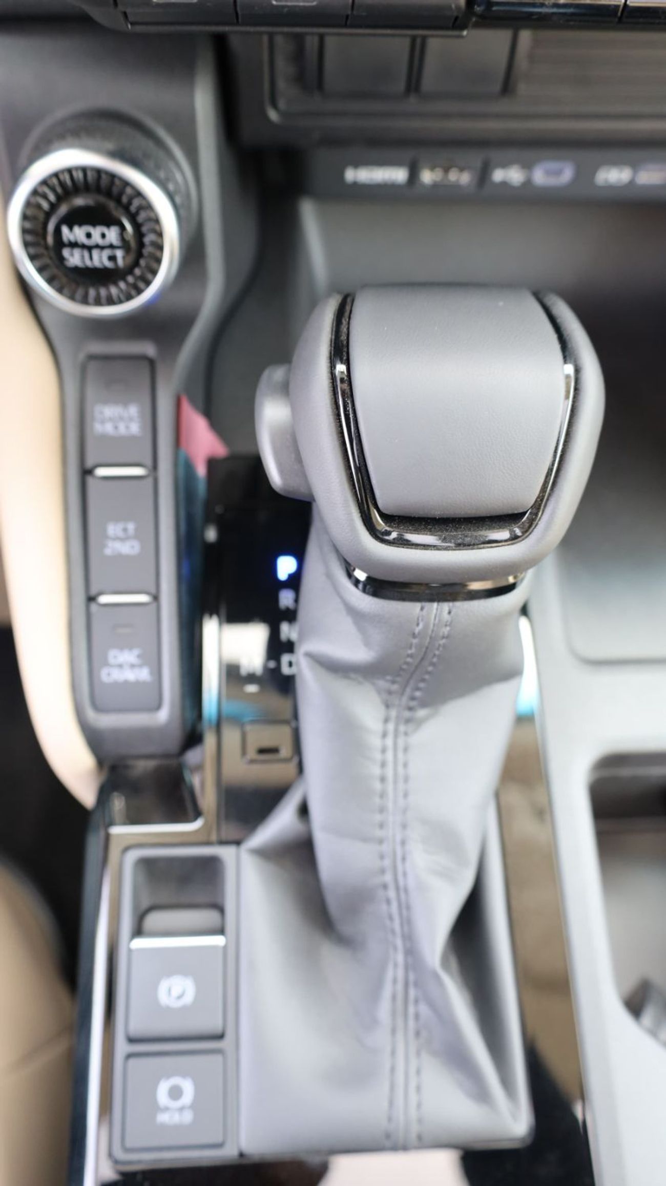 تويوتا برادو GXL 2.4T