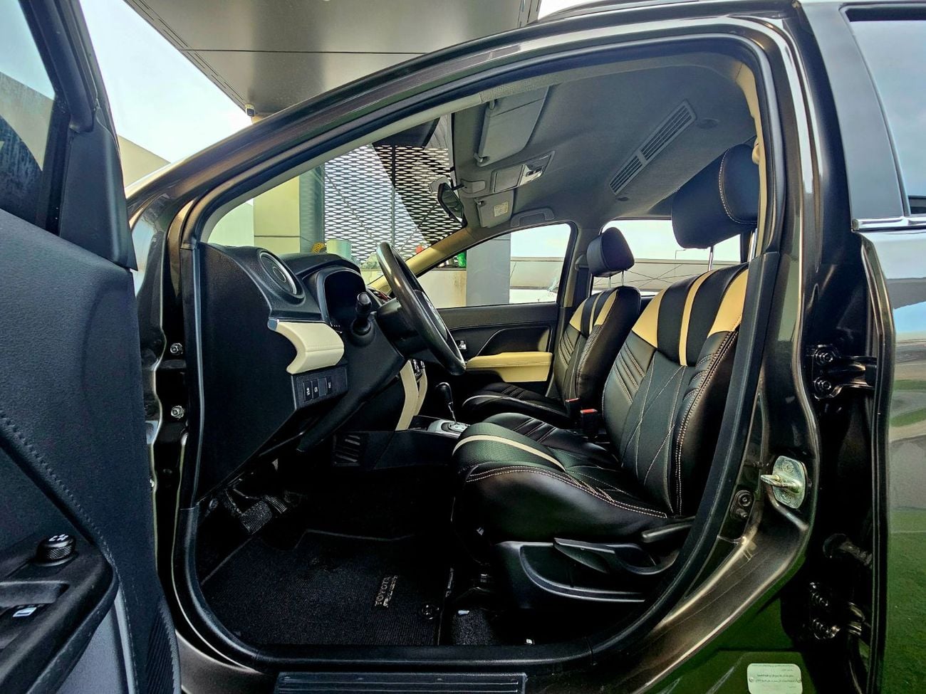 تويوتا راش EX/ PASSENGER 7 SEATS/ LOW MILEAGE