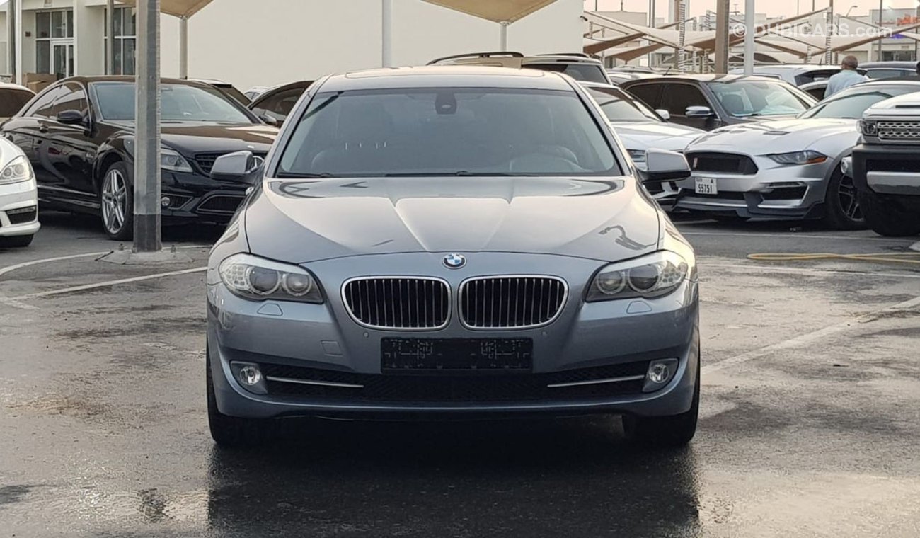 BMW 535i Bmw 535 model 2011 GCC car prefect condition full option low mileage excellent sound system radio Bl