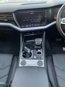 فولكس واجن طوارق Right-Hand drive V6 diesel Auto