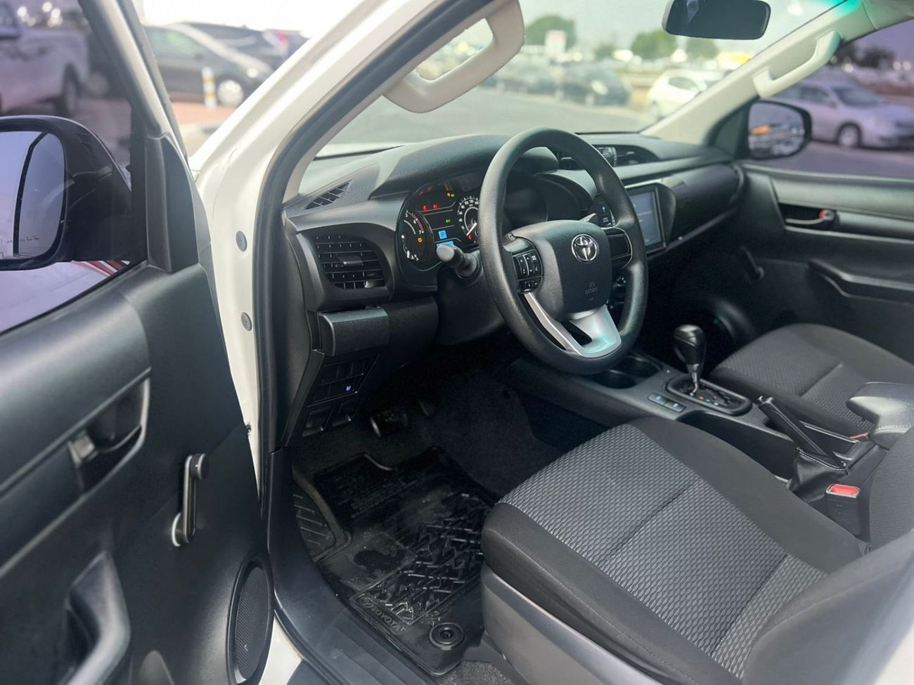 Toyota Hilux 2022 Toyota Hilux GL 2.7L V4 GCC - 4x4 AWD Original Paint - Patrol Automatic