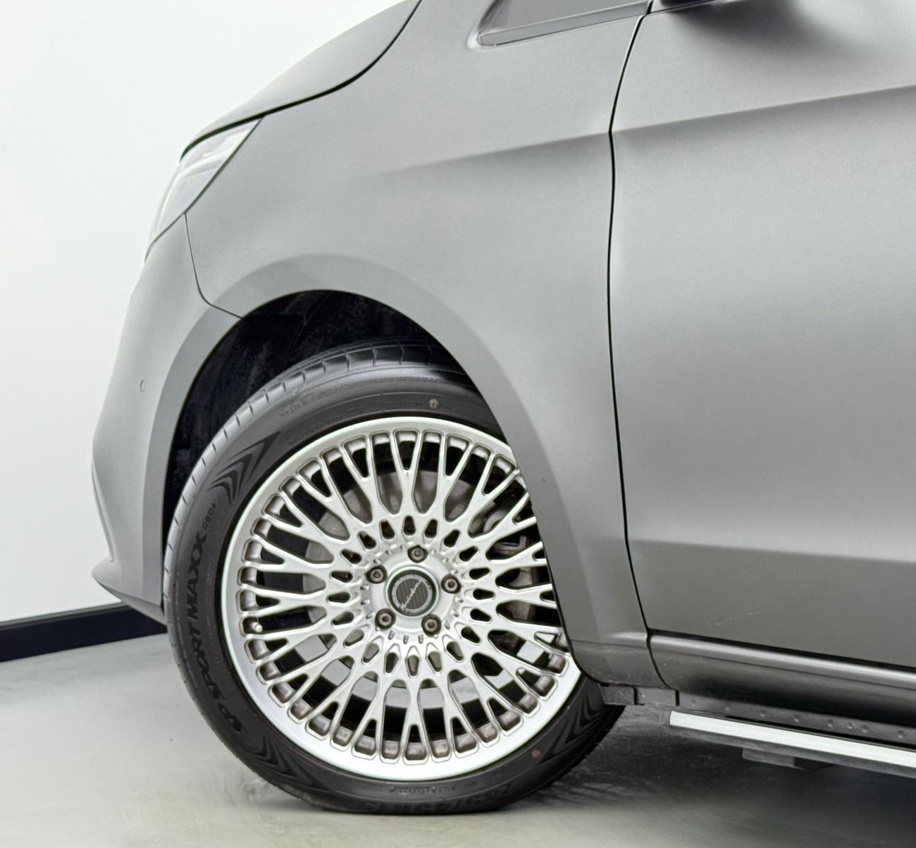 Mercedes Maybach V250 Maybach 2023 Mercedes Benz V250 Maybach Kit, 2028 Mercedes Warranty, Low Km, Excellent Condition, GCC