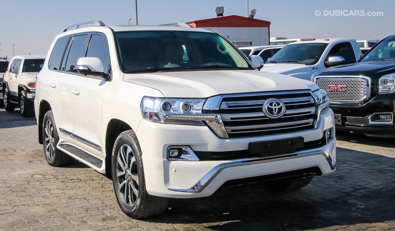 Toyota Land Cruiser VXR 5.7 V8