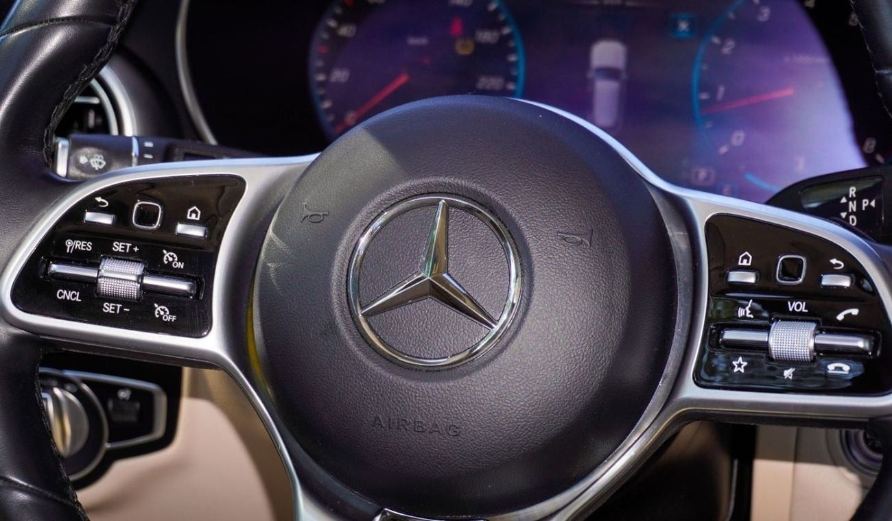 مرسيدس بنز GLC 300 4MATIC 2.0L Mercedes GLC300 AMG  OFFER PRICE 2022 FULLY LOADED