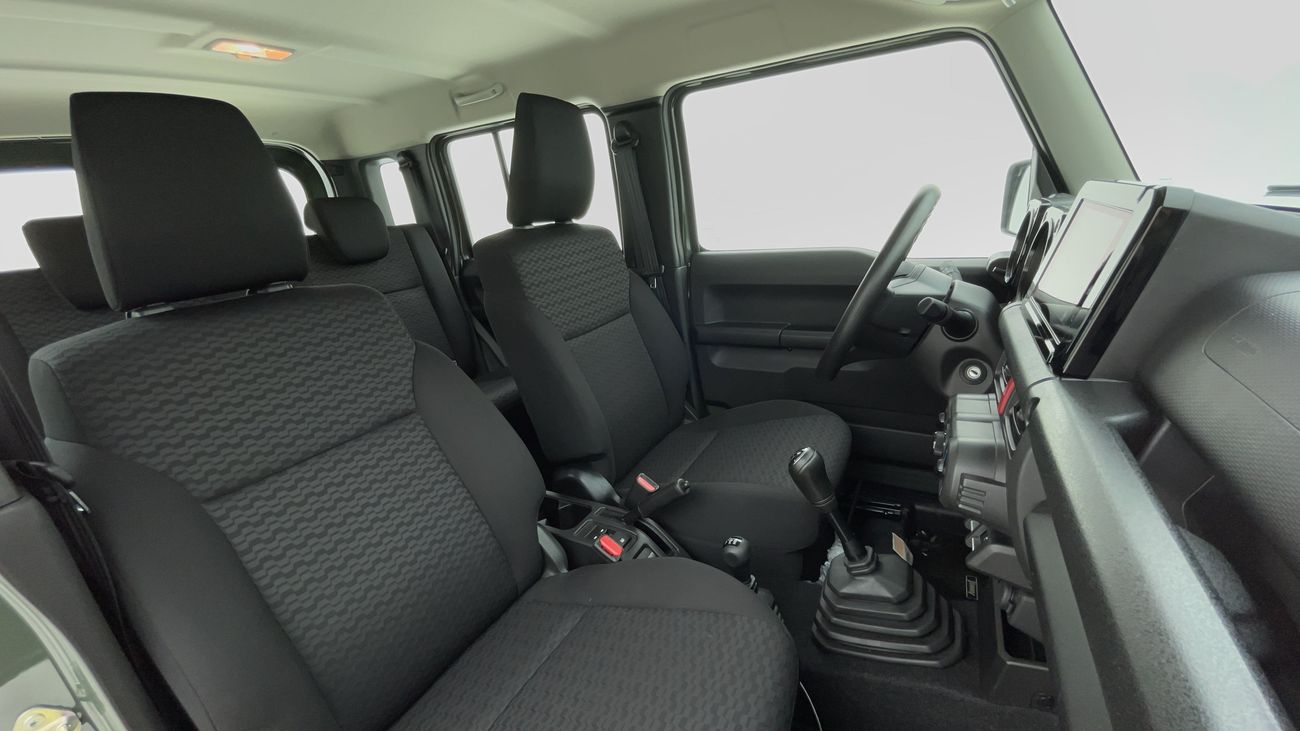 سوزوكي جيمني GL M/T 1.5 | بدون دفعة مقدمة | اختبار القيادة في المنزل