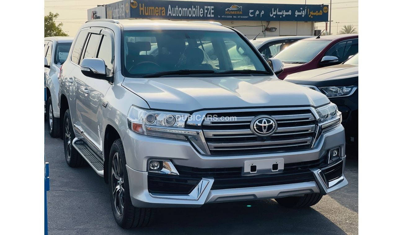 Toyota Land Cruiser Toyota Landcruiser 2016 model for sale from Humera automobile motors in Dubai . silver 2016 model .