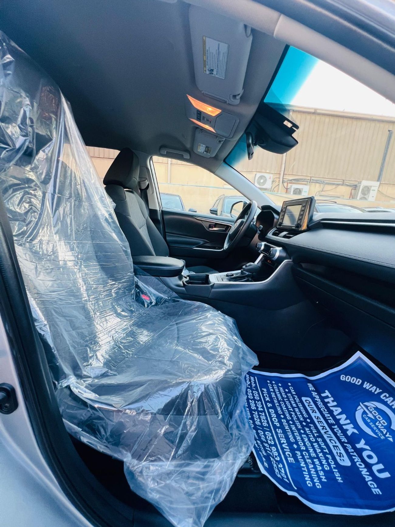 تويوتا راف ٤ Toyota RAV4 XLE   Left Hand Drive  Model: 2021 Push button start,