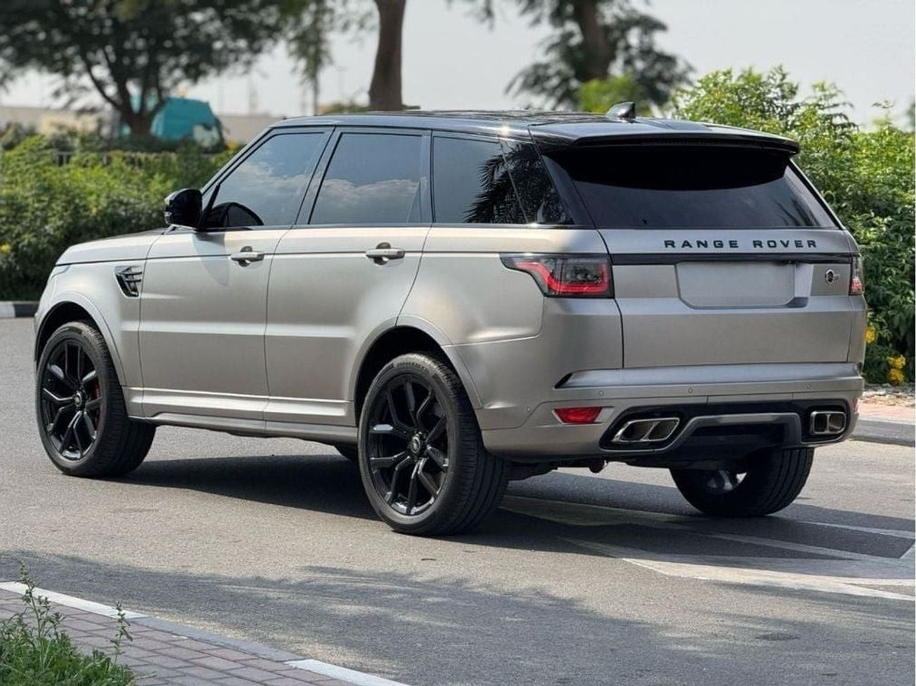Land Rover Range Rover Sport SVR 5.0L (575 HP) AWD GERMAN SPEC FULL SERVICE HISTORY