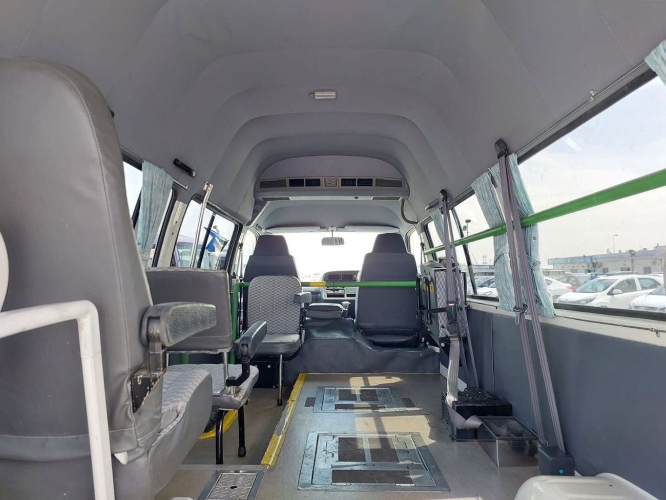 Toyota Hiace (RAMADAN OFFER) TOYOTA HIACE VAN RHD 2003 MODEL 2.4 L PETROL AUTOMATIC(PM02943)