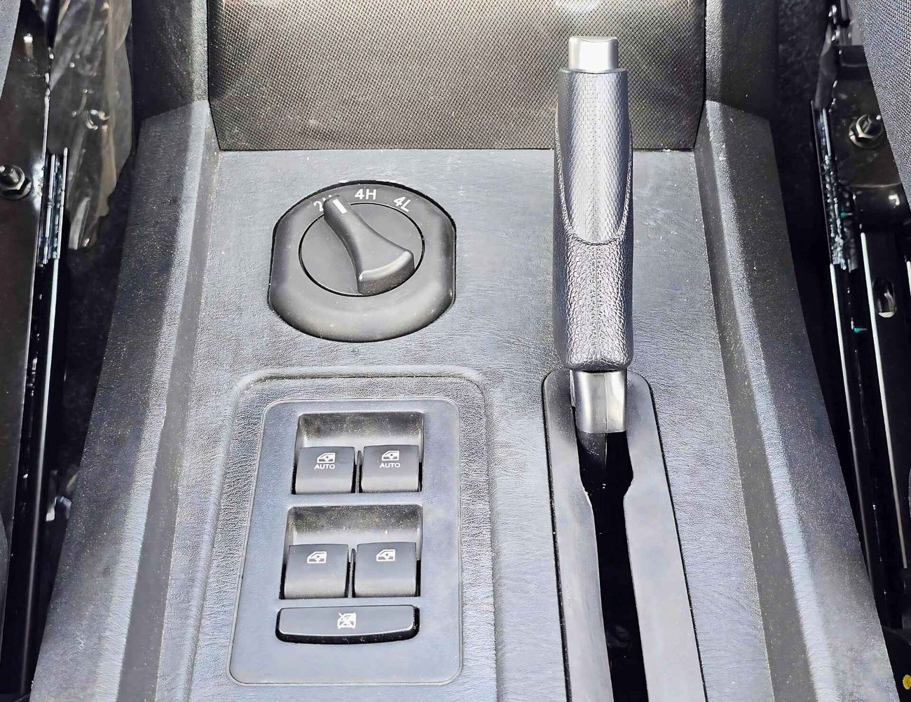 Mahindra Pik Up Double Cabin / A/T, 2.2L V4 Diesel, Hose Power 140HP / 4WD (CODE# 68039)