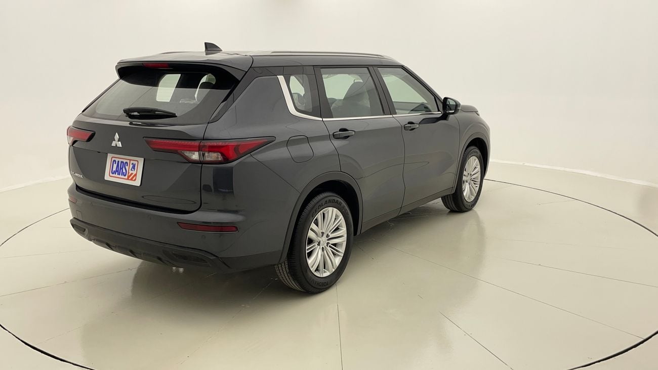 ميتسوبيشي آوتلاندر MIDLINE WITH SUNROOF 2.5 | بدون دفعة مقدمة | اختبار القيادة في المنزل