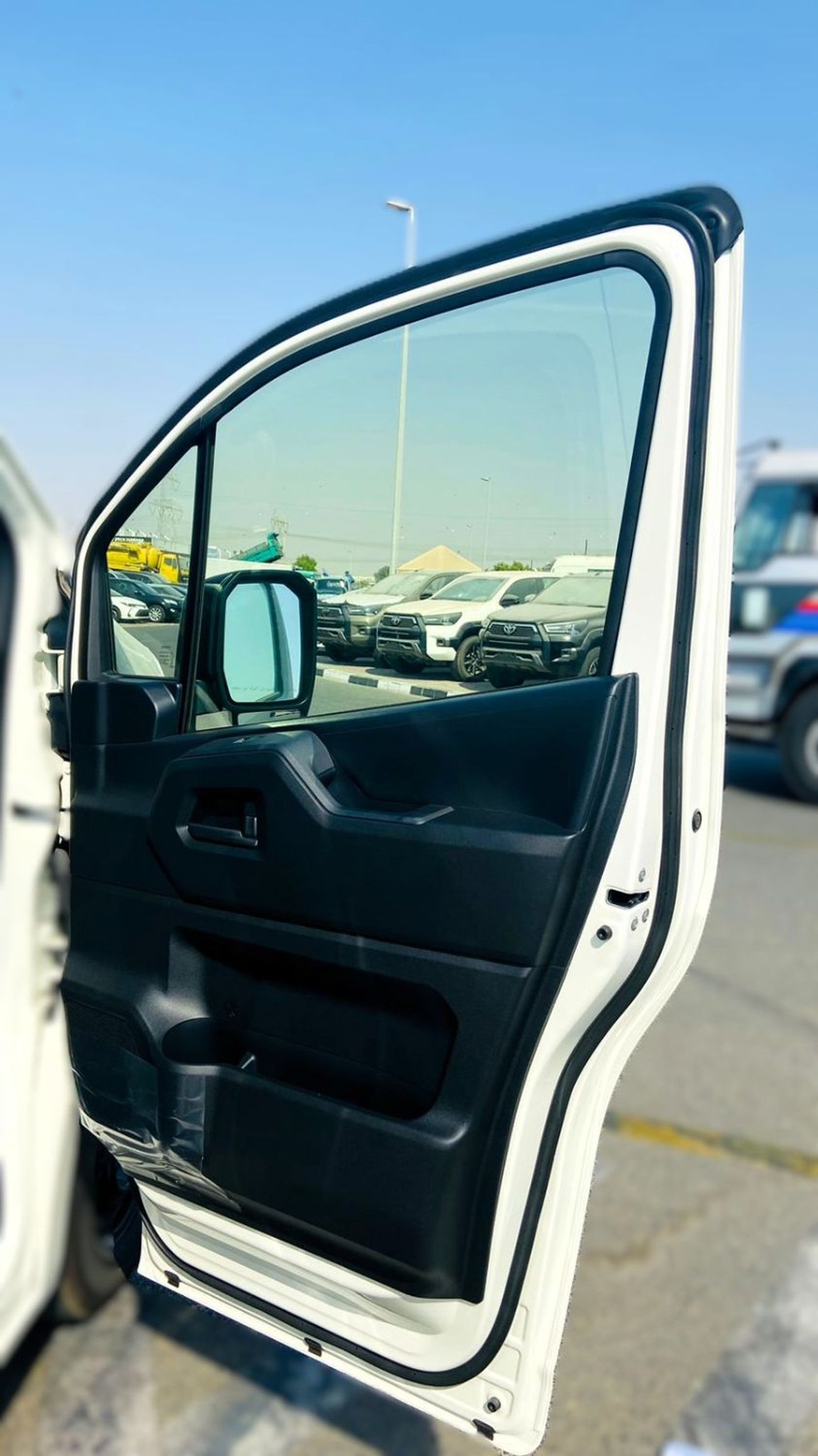 Toyota Hiace Toyota Hiace Cargo High Roof 3.5l petrol A/T GCC 2025 Model