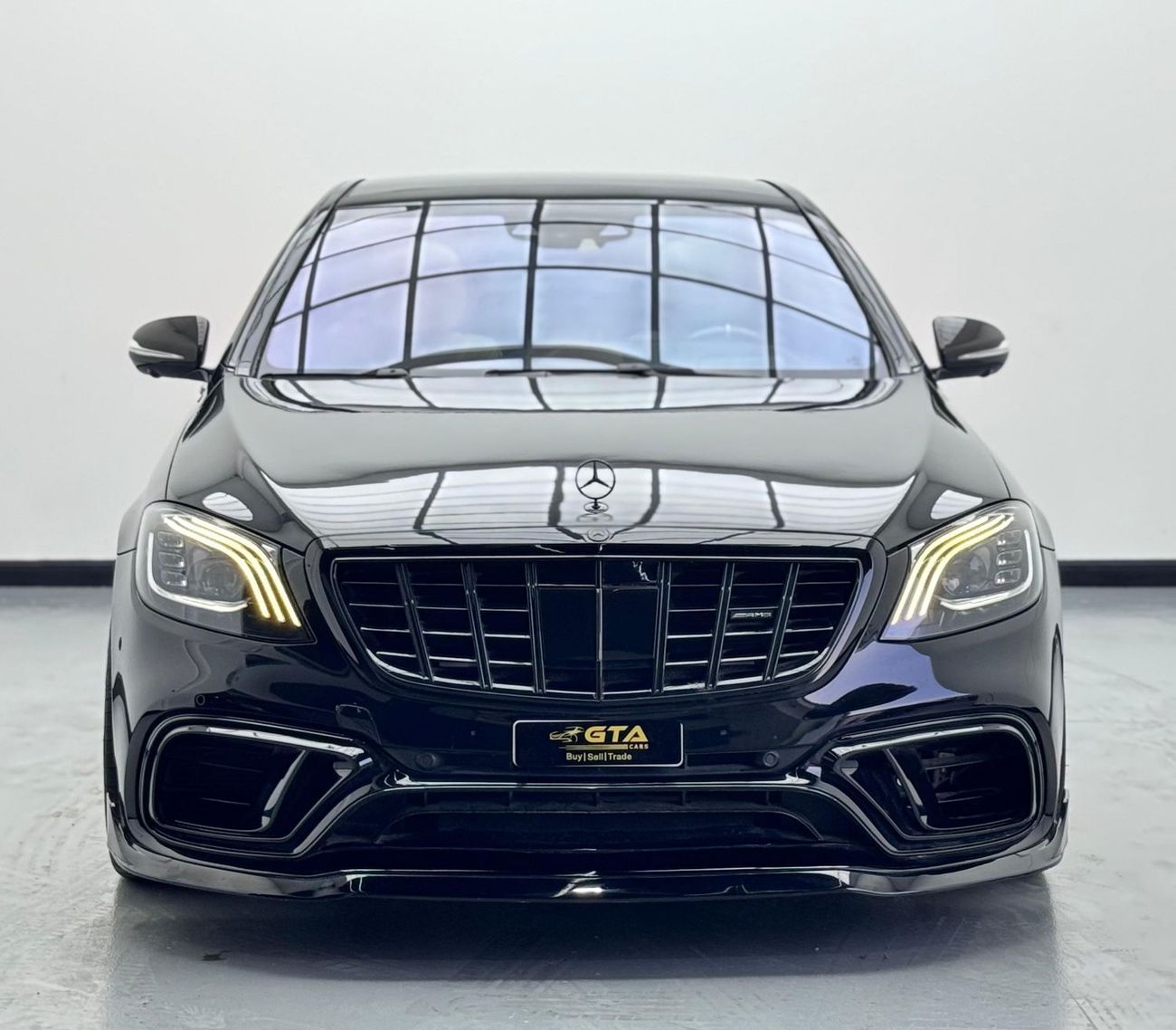 Mercedes-Benz S 63 AMG Std 5.5L 2015 Mercedes-AMG S 63 4MATIC L, Fully Loaded, Service History, GCC